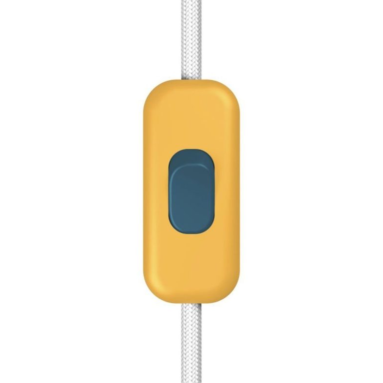 Gelber Schiebeschalter mit blauer Taste auf einem Kabel.